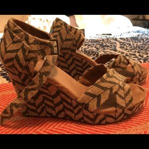 Open toe, ankle strap sandals for work or play!